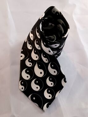 Montebello Black & White Yin Yang Pattern Men's Tie, Made In Italy